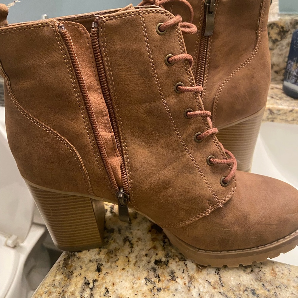 Limelight Lace-Up Heeled Boots – Size 8